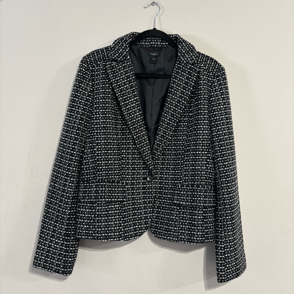 Ann Taylor Black White One Button Shawl Lapel Lined
Tweed Blazer Size 16